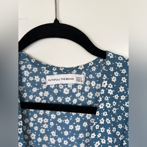 Faithfull the Brand Rivera light blue floral wrap dress size 2 - Picture 6 of 9